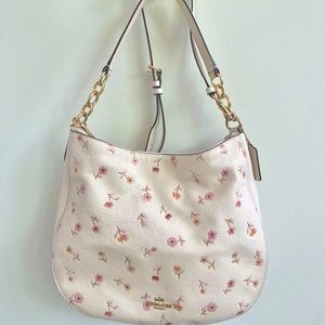 coach shoulder/crossbody floral purse!! 💕🤍